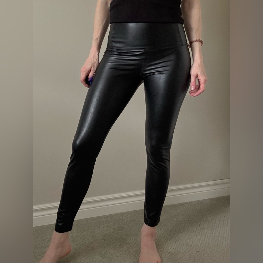 Wilfred faux leather leggings black, size small